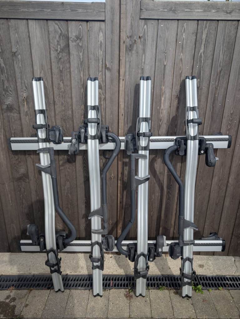 Thule 4-Bike Roof Rack with ProRide 591 Carriers and Aero Bars