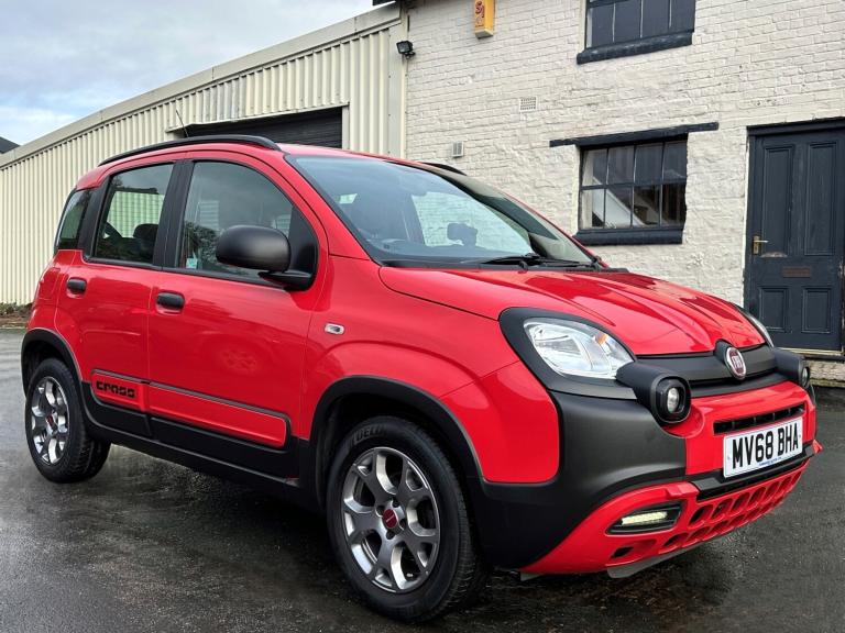 2019 68 Fiat Panda 1.2 (69) City Cross 5 Door Tango Red