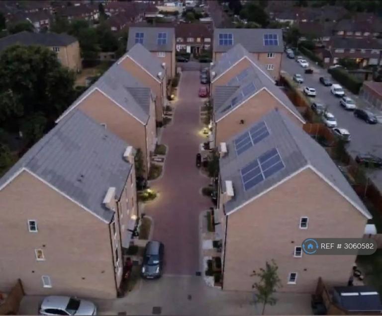 4 bedroom house in Dorrington Close, Barking, IG11 (4 bed) (#3060582)