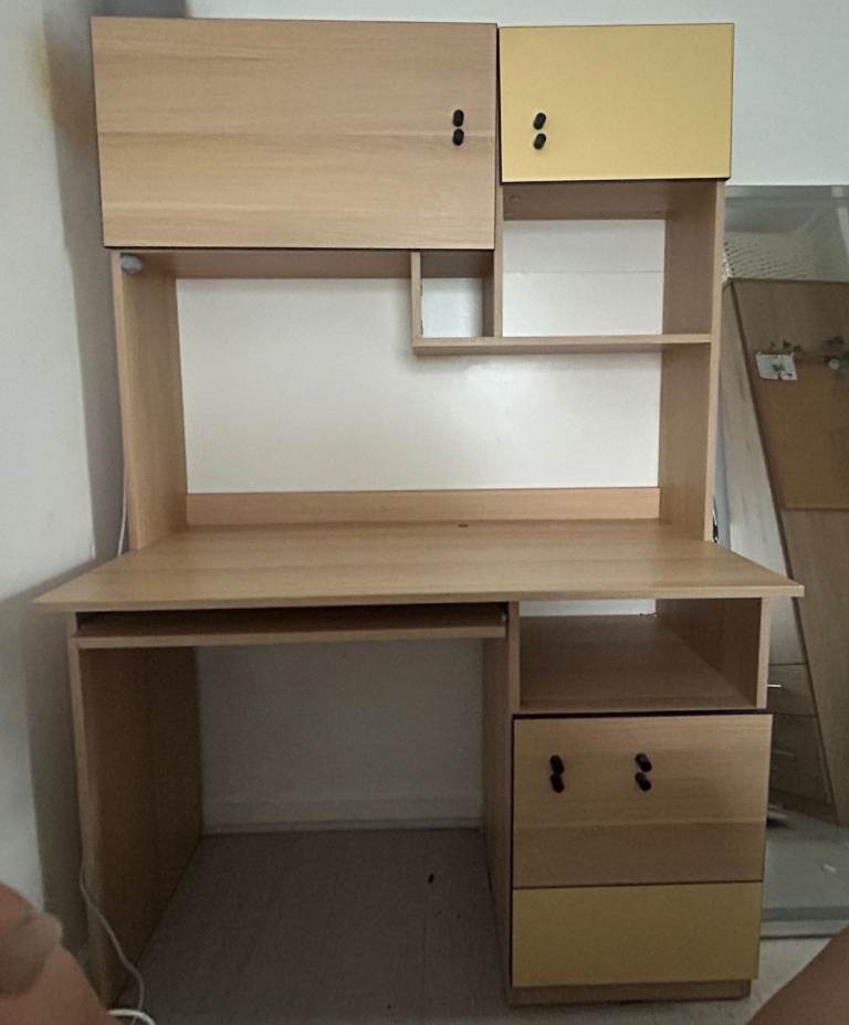 Computer Desk with Hutch & Storage 