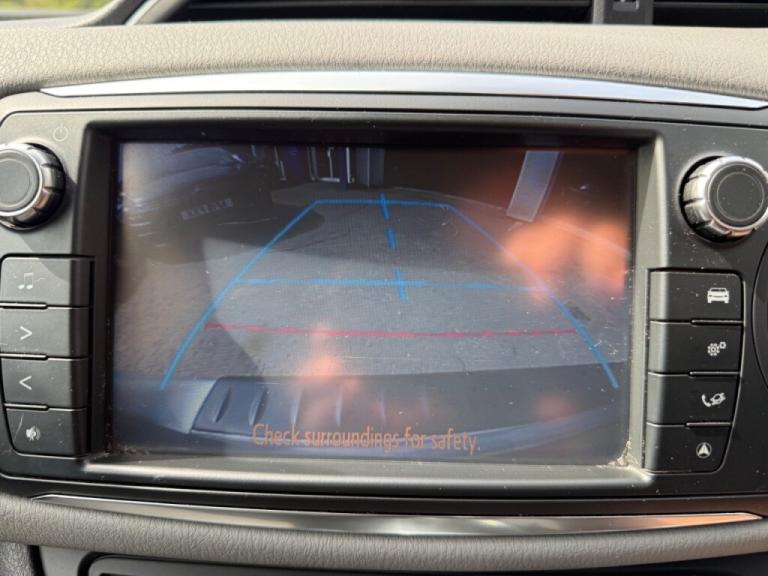  Toyota Yaris 1.33 VVT-i Icon 5dr - FTSH - AIR CON -ALLOYS - REAR CAMERA