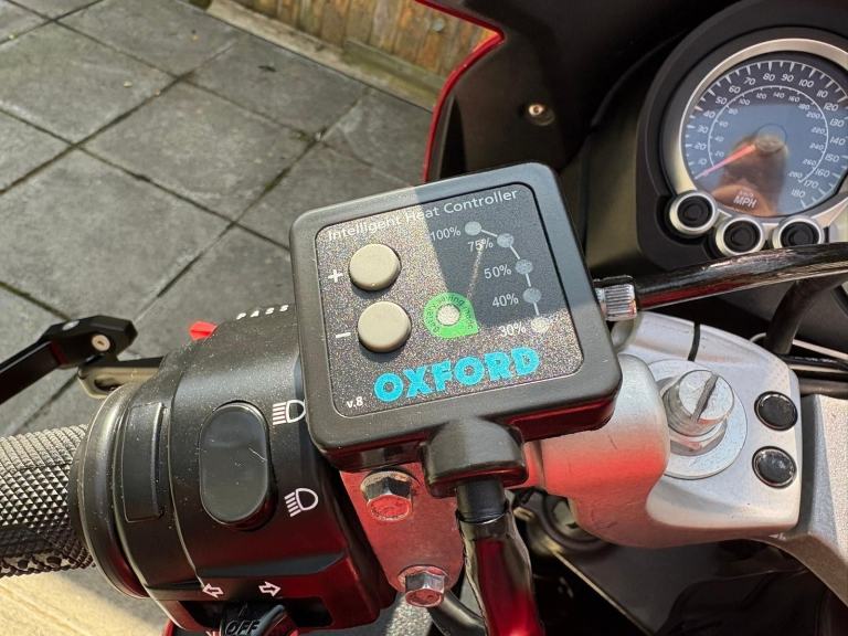 2007 / 07 Triumph Sprint 1050 £1900 Red 42803 miles.