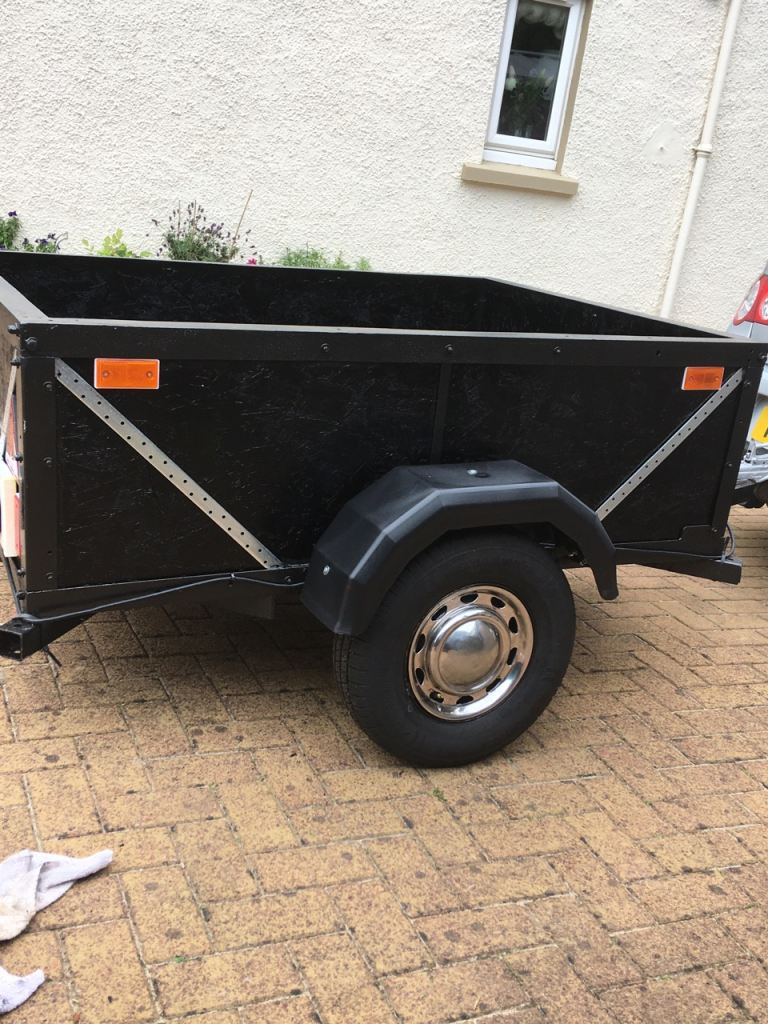 Trailer for sale! recently renovated/rebuilt. 5ft X 3 ft 8ins.