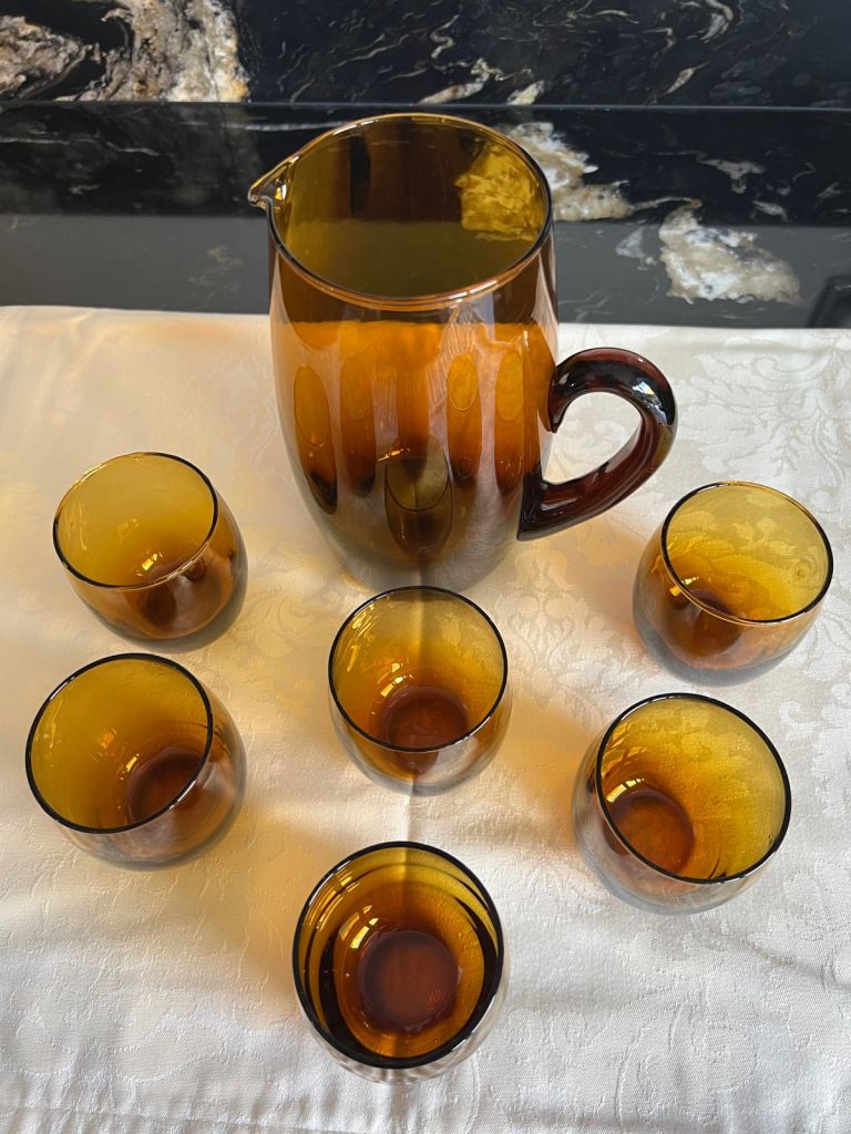 Retro Brown Glass Jug and 6 Glasses (suitable for mulled wine, Gluhwein, sangria, punch