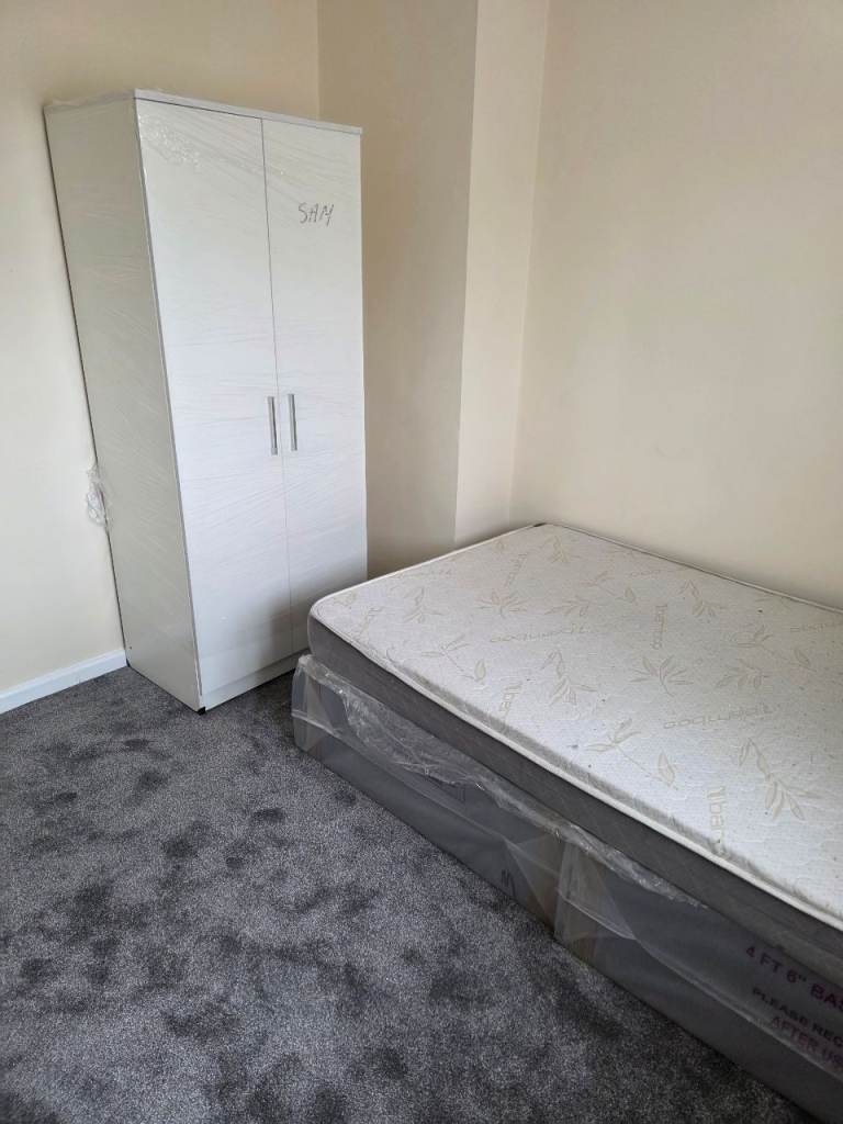 Dagenham 2×Double Room