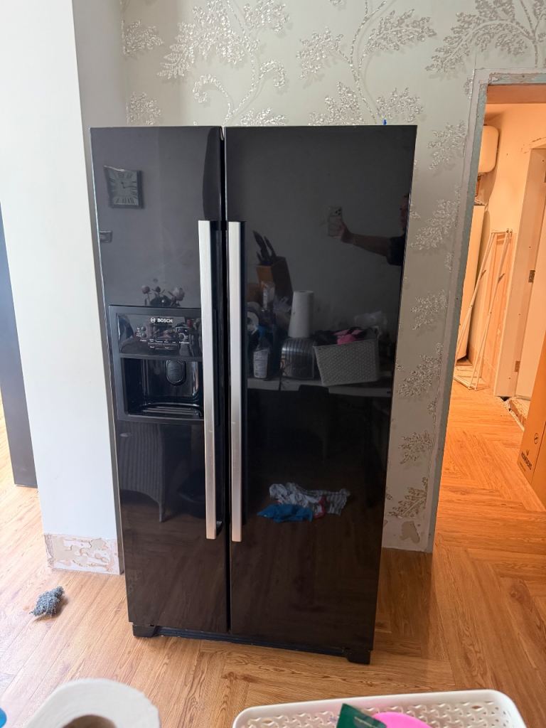 Bosch American Style Fridge Freezer – Black, Good Condition