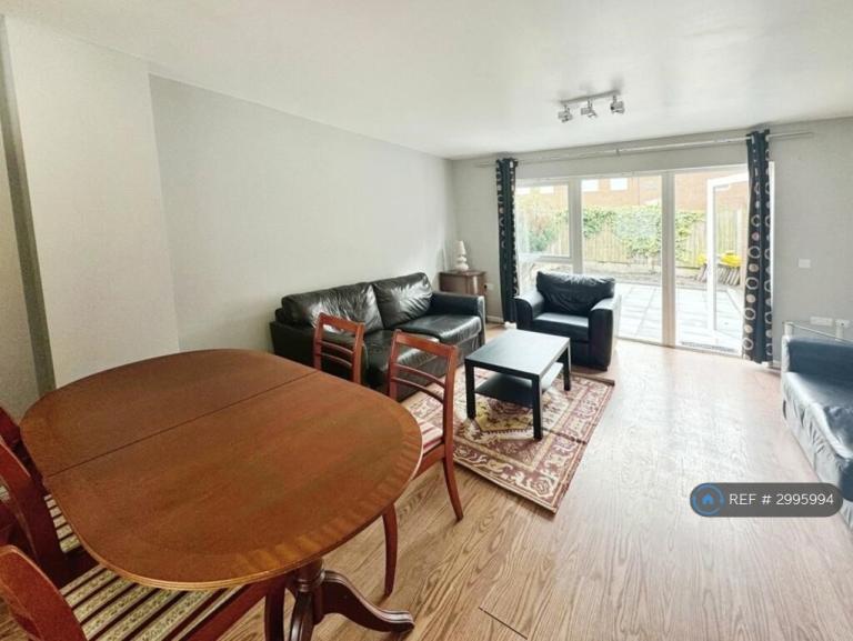 3 bedroom house in Devonshire Street South, Manchester, M13 (3 bed) (#2995994)