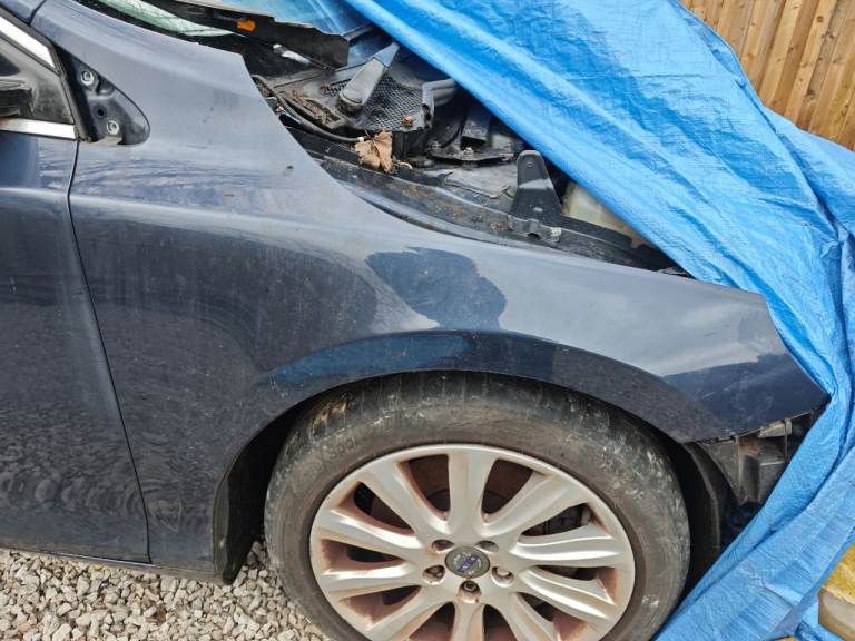 Volvo v40 driver side front wing