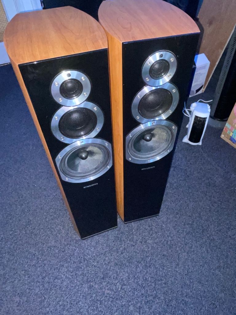 Wharfedale diamond 10.5 speakers