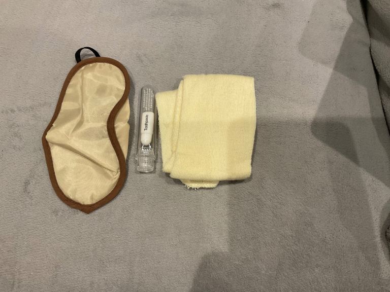 Emirates overnight amenity kit