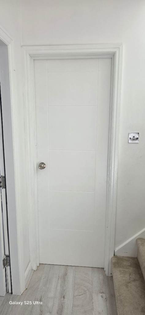 One Box room for rent 
