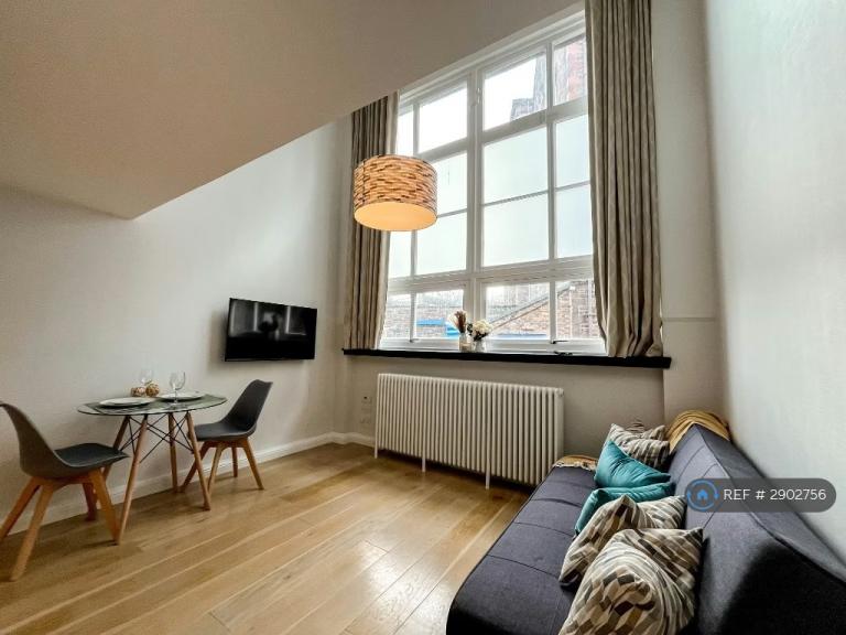 1 bedroom flat in Mcdonald Road, Edinburgh, EH7 (1 bed) (#2902756)