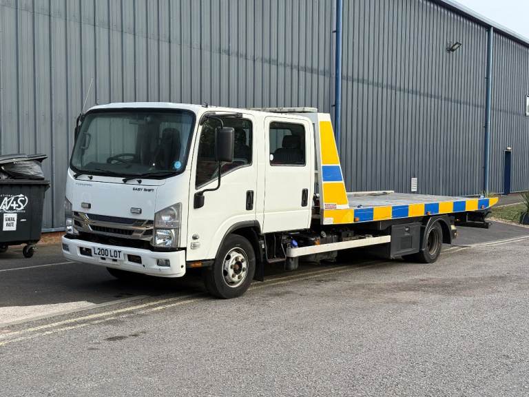 2017 Isuzu Forward Recovery Truck