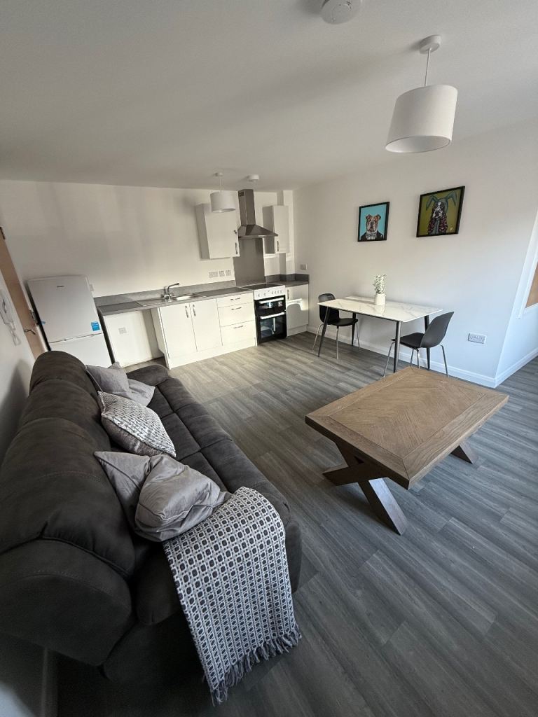 1 BEDROOM APARTMENT AVAILABLE NOW !!!! 