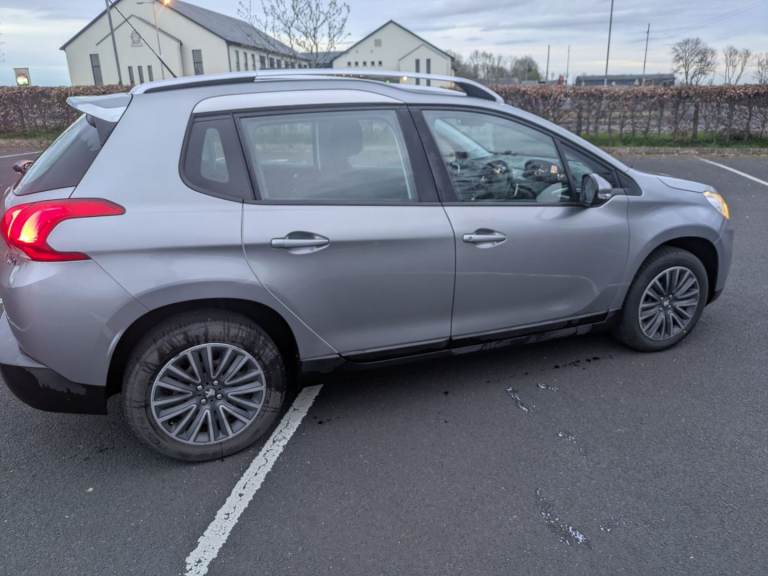 Peugeot 2008 - grey - automatic - low miles 