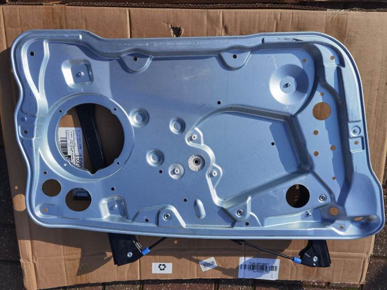 Front left, and right side window regulator for Skoda Fabia mk1