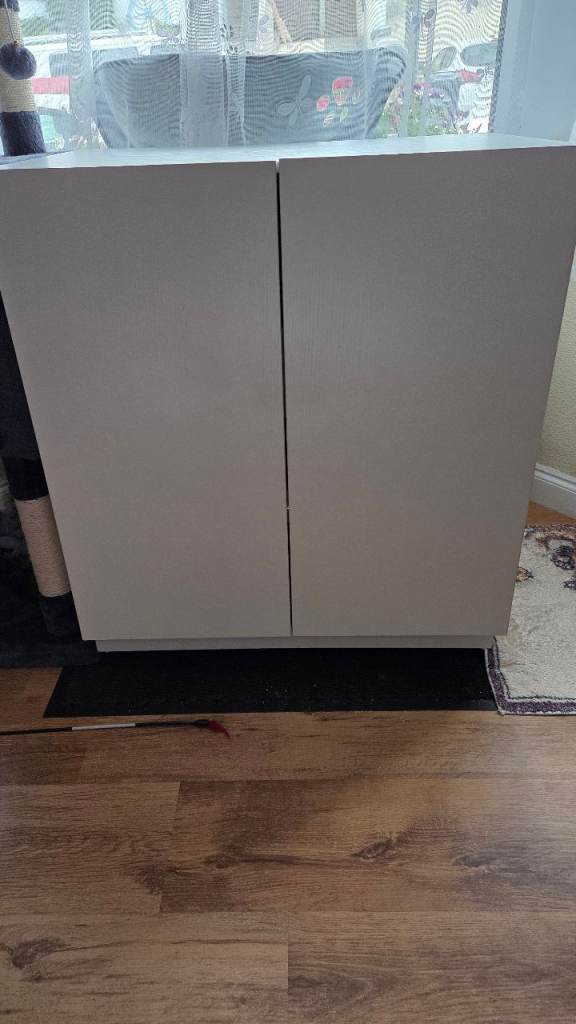 Cat litter tray cupboard/unit