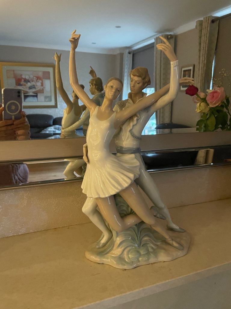Lladro NAO Ballet couple vintage piece offers welcome 