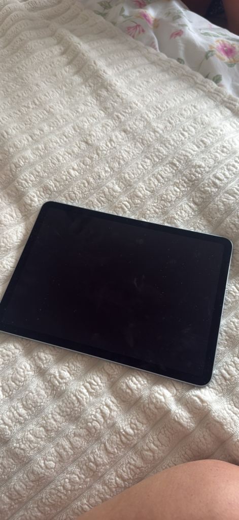 Apple iPad Air (4th Gen) Blue – Good Condition