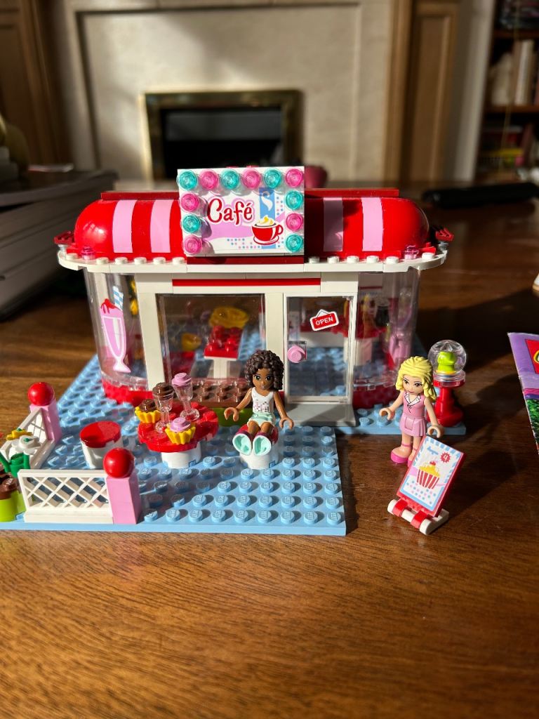 Lego Friends City pool and cafe