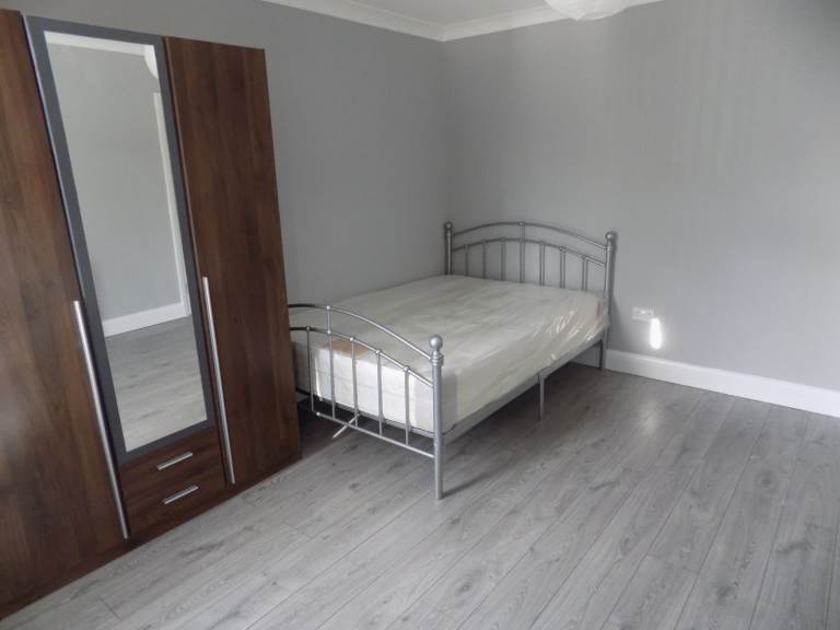  Studio Style Room in Farley Hill Area - Available Now