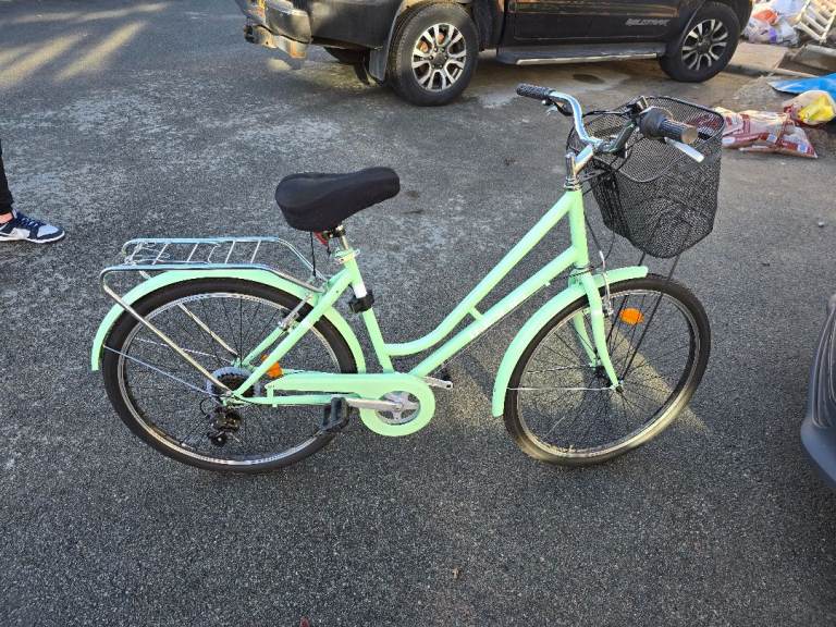 Woman's bicycle 