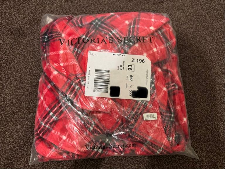 Victoria's Secret Red Fluffy Robe - XS/S - Brand New