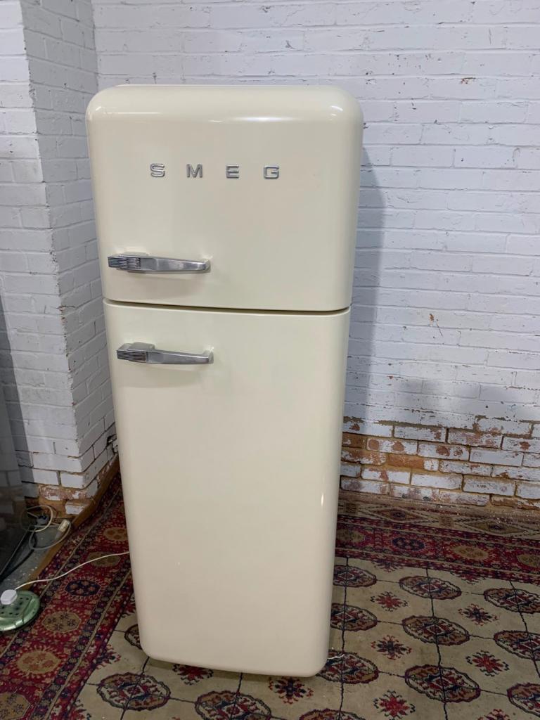 Free delivery SMEG Freestanding Fridge Freezer – Cream, Good Condition