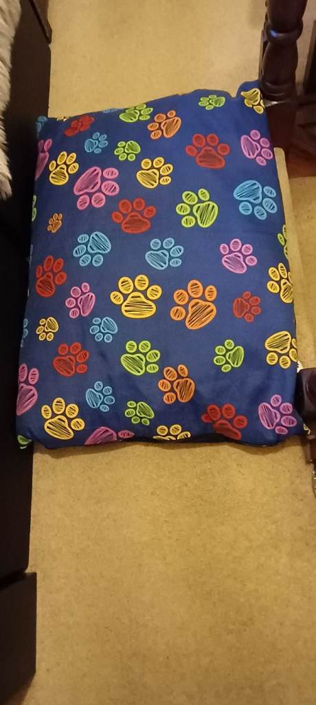 Dog / Cat  bed Large washable.