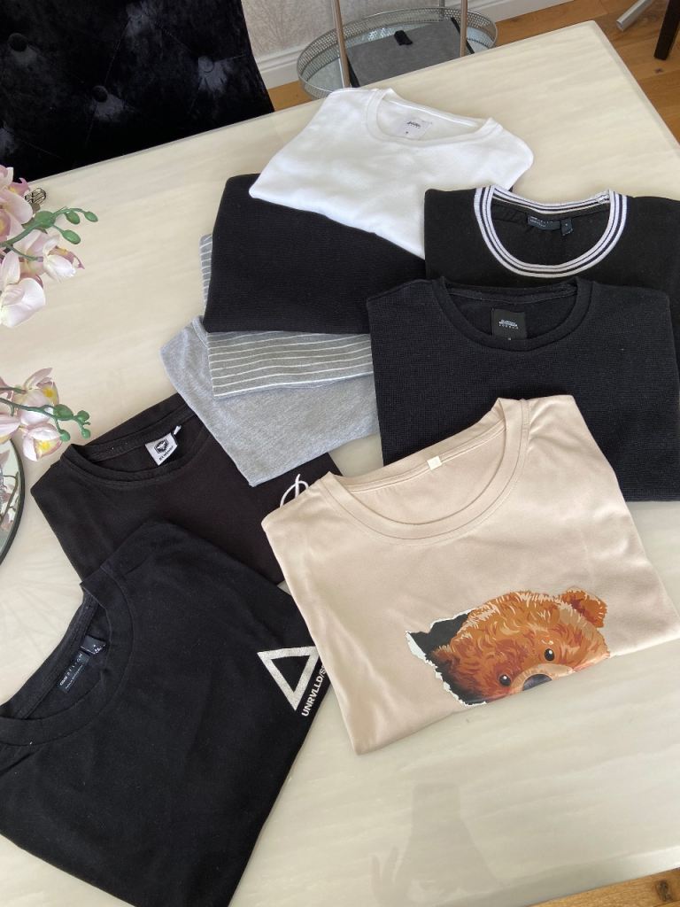 image for 9 Mens T-Shirts 