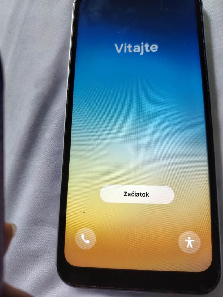 Samsung Android Mobile Phone - Good Condition, Black