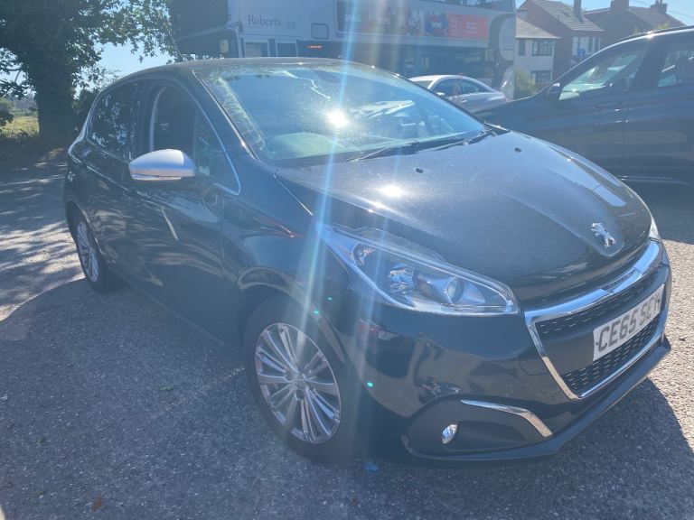 Peugeot, 208, Hatchback, 2015, Manual, 1560 (cc), 5 doors