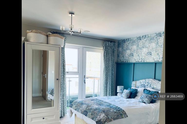 4 bedroom house in Longley Road, Chichester, PO19 (4 bed) (#2683469)