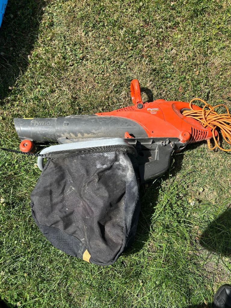 Flymo leaf blower/vacuum 