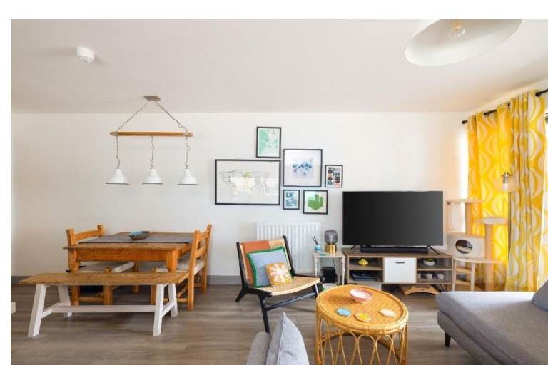 Double Rooms Available in a Modern Shared Apartment. Bills included.