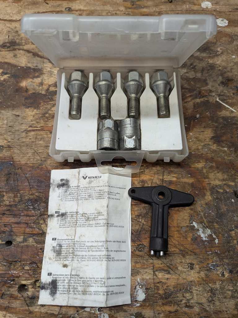 Genuine Renault Locking Wheel Security