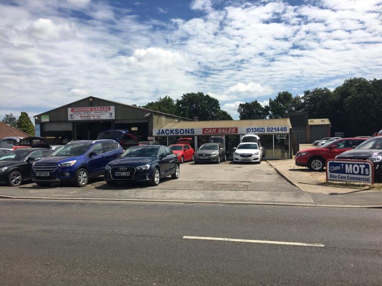 2024 Jaguar E-Pace 2.0 D200 R-Dynamic SE Black 5dr Auto ESTATE DIESEL Automatic