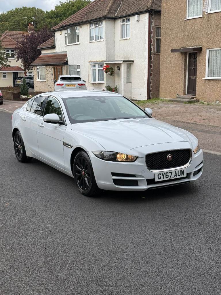 Jaguar, XE PRESTIGE, AUTOMATIC, Saloon, 2017, 1999 (cc), 4 doors - NEW TIMING CHAIN