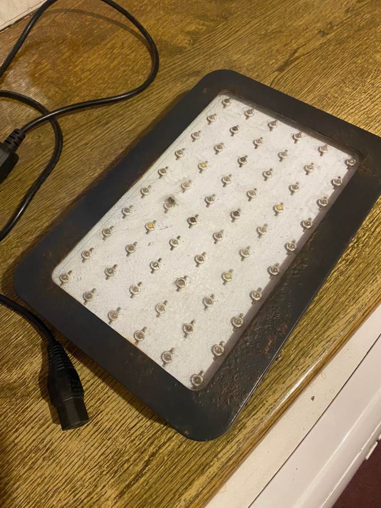 LUNAR LED GROW LIGHT.  VEGETATION GROWTH.  HAS BEEN USED FOR AQUARIUM LIVE PLANTS.
