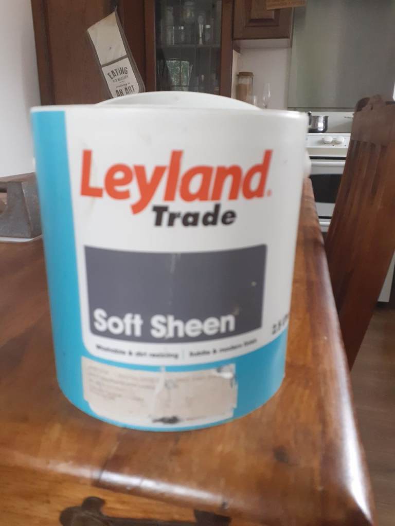 Leyland Trade Soft Sheen Paint - Magnolia, Good Condition