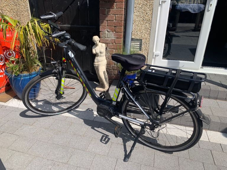 VELOCIA Electric City Bike – Black, Good Condition