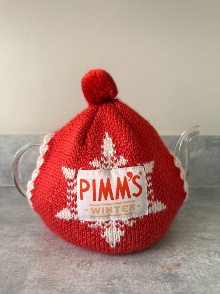 Pimms glass teapot with tea cosy - like new