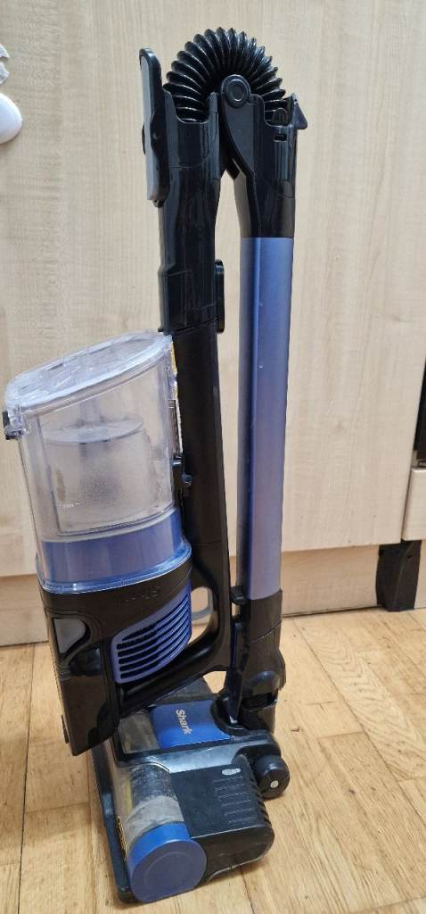 Shark Anti Hair Wrap Cordless Vacuum Cleaner