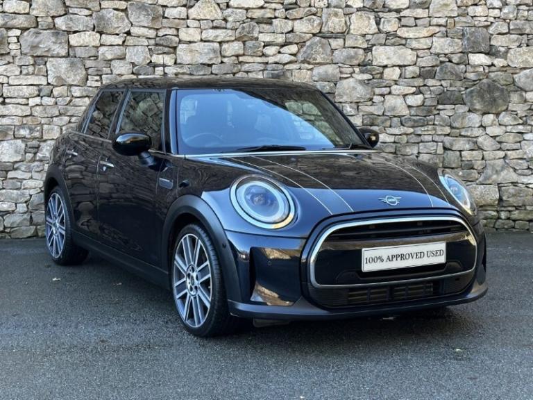 MINI HATCHBACK 1.5 Cooper Exclusive 5dr Auto