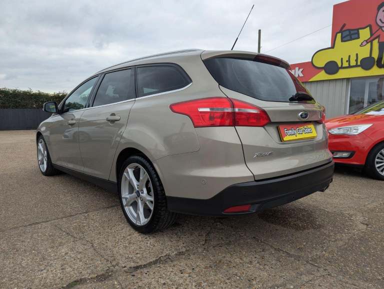 FORD FOCUS 2.0 TITANIUM X FULL SERVICE HISTORY NEW CAMBELT KIT LOVELY CONDITION