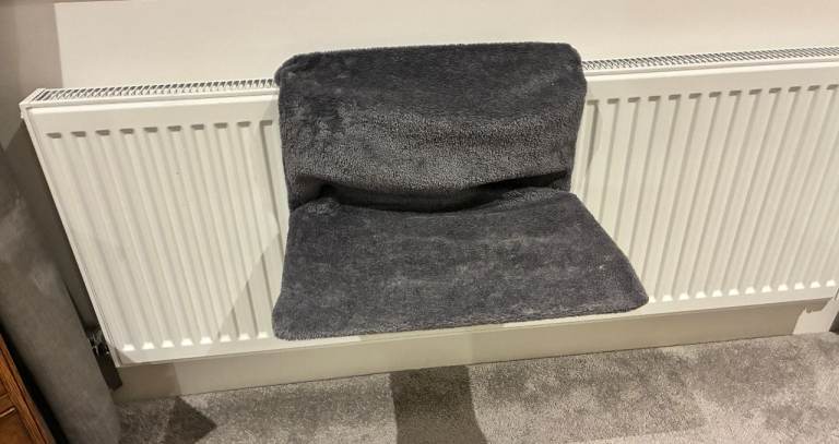 Sleeping Hammock Bed for Cats & Small Dogs - Metal frame with Removable Faux Fur Cover