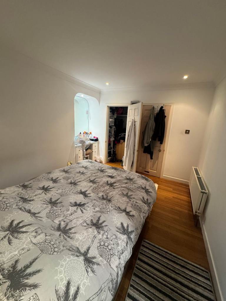 Large Furnished Ensuite Room – Huntly Street, Aberdeen AB10 1TH