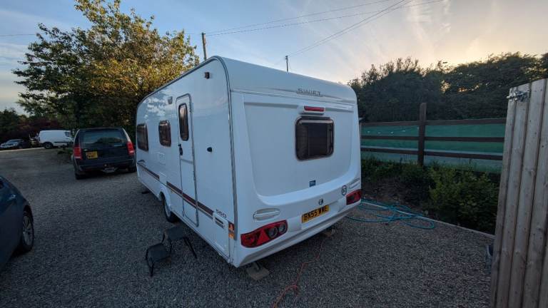 2005 Swift charisma 560