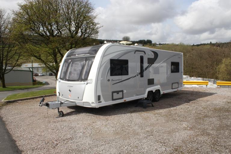 2018 Buccaneer Clipper Luxury 4 Berth 8 FT Wide Twin Axle Caravan, AWD Mover