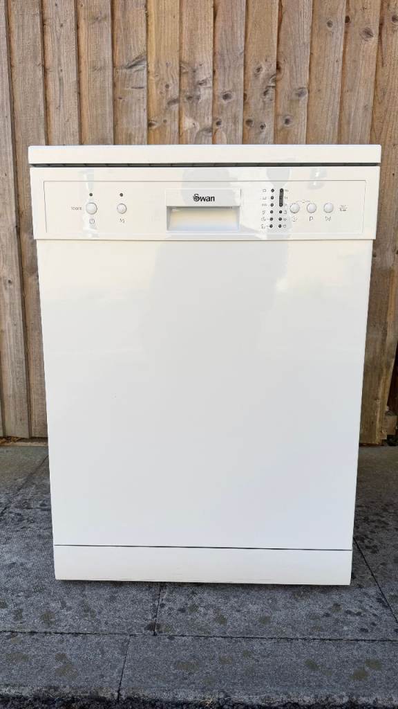 Swan dishwasher 12-place capacity. Like new. Free Delivery possible.
